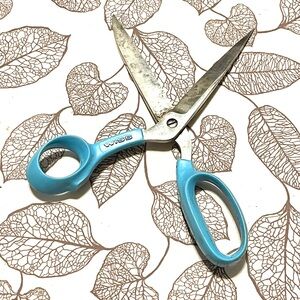 Vintage Wiss Sharp Sewing Shears and Cover